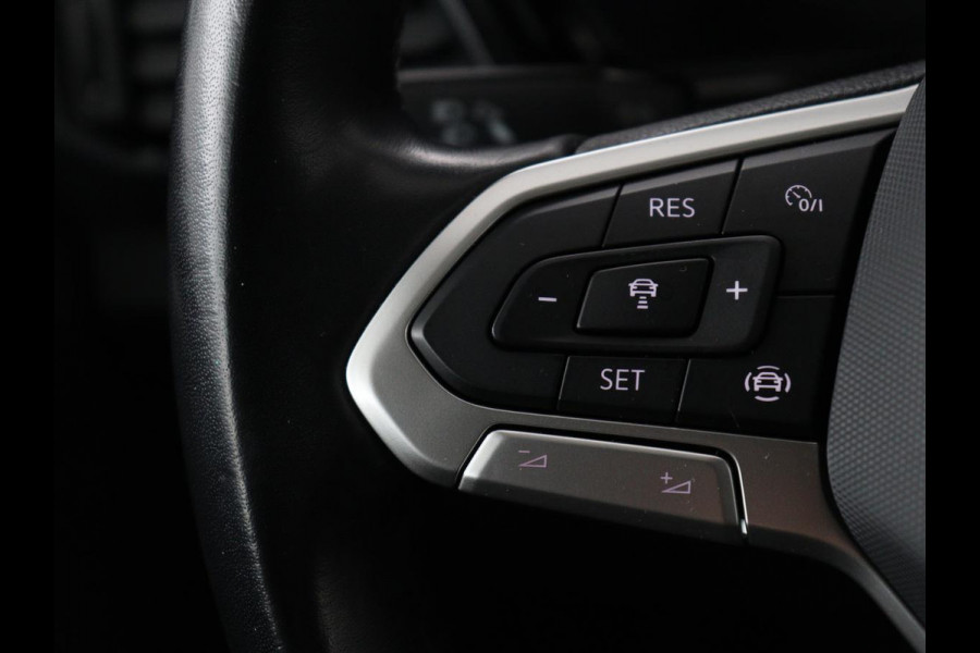 Volkswagen T-Cross 1.0 TSI Life | Trekhaak | Carplay | Virtual Cockpit | Side Assist | Navigatie | Sportstoelen | Adaptive cruise | Getint glas | Regen-/lichtsensor