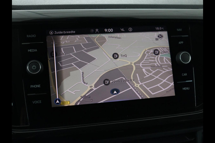 Volkswagen T-Cross 1.0 TSI Life | Trekhaak | Carplay | Virtual Cockpit | Side Assist | Navigatie | Sportstoelen | Adaptive cruise | Getint glas | Regen-/lichtsensor
