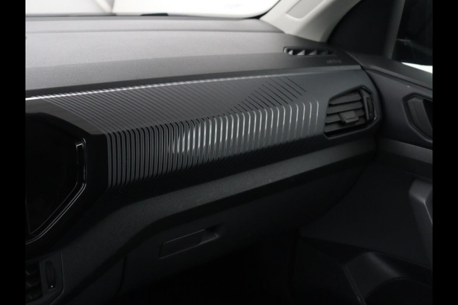 Volkswagen T-Cross 1.0 TSI Life | Trekhaak | Carplay | Virtual Cockpit | Side Assist | Navigatie | Sportstoelen | Adaptive cruise | Getint glas | Regen-/lichtsensor