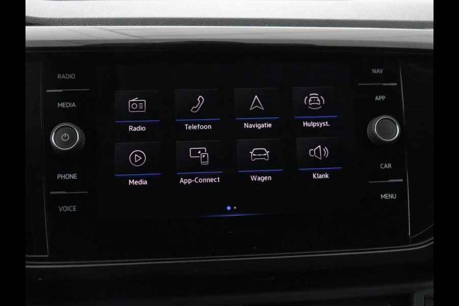 Volkswagen T-Cross 1.0 TSI Life | Trekhaak | Carplay | Virtual Cockpit | Side Assist | Navigatie | Sportstoelen | Adaptive cruise | Getint glas | Regen-/lichtsensor