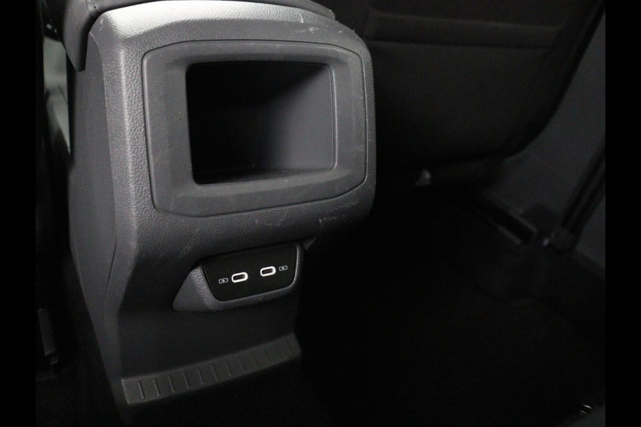 Volkswagen T-Cross 1.0 TSI Life | Trekhaak | Carplay | Virtual Cockpit | Side Assist | Navigatie | Sportstoelen | Adaptive cruise | Getint glas | Regen-/lichtsensor