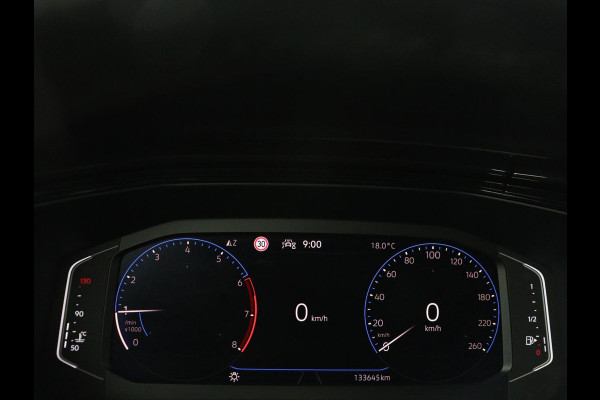 Volkswagen T-Cross 1.0 TSI Life | Trekhaak | Carplay | Virtual Cockpit | Side Assist | Navigatie | Sportstoelen | Adaptive cruise | Getint glas | Regen-/lichtsensor