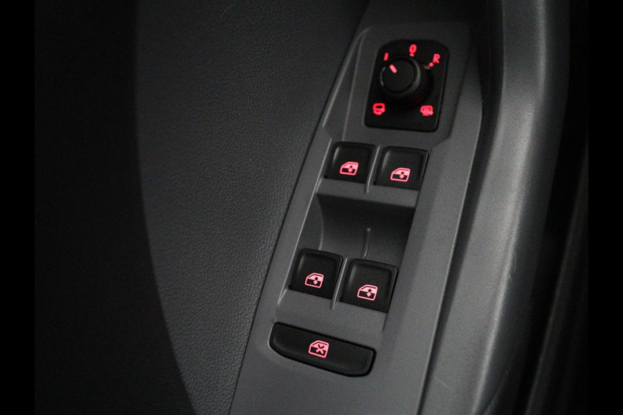 Volkswagen T-Cross 1.0 TSI Life | Trekhaak | Carplay | Virtual Cockpit | Side Assist | Navigatie | Sportstoelen | Adaptive cruise | Getint glas | Regen-/lichtsensor