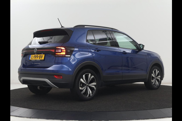 Volkswagen T-Cross 1.0 TSI Life | Trekhaak | Carplay | Virtual Cockpit | Side Assist | Navigatie | Sportstoelen | Adaptive cruise | Getint glas | Regen-/lichtsensor