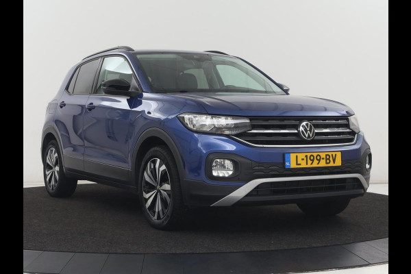 Volkswagen T-Cross 1.0 TSI Life | Trekhaak | Carplay | Virtual Cockpit | Side Assist | Navigatie | Sportstoelen | Adaptive cruise | Getint glas | Regen-/lichtsensor