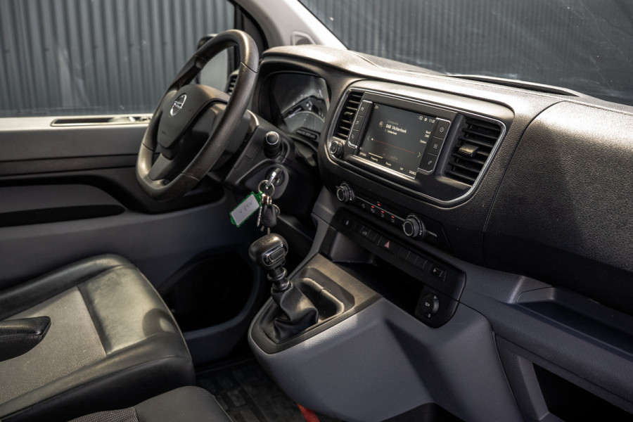 Opel Vivaro 2.0 L2H1 125PK | Bedrijfswageninrichting | Cruise | Carplay | Camera | Airco | PDC | Trekhaak