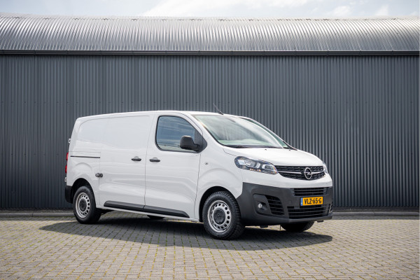 Opel Vivaro 2.0 L2H1 125PK | Bedrijfswageninrichting | Cruise | Carplay | Camera | Airco | PDC | Trekhaak