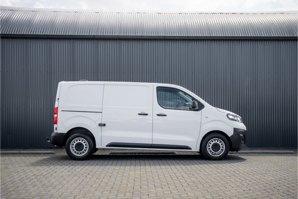 Opel Vivaro 2.0 L2H1 125PK | Bedrijfswageninrichting | Cruise | Carplay | Camera | Airco | PDC | Trekhaak
