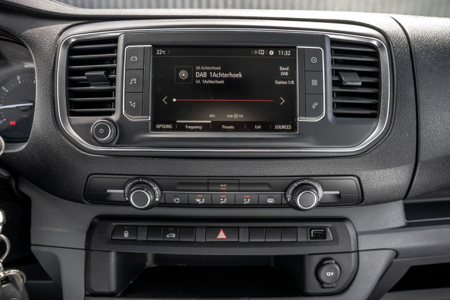 Opel Vivaro 2.0 L2H1 125PK | Bedrijfswageninrichting | Cruise | Carplay | Camera | Airco | PDC | Trekhaak