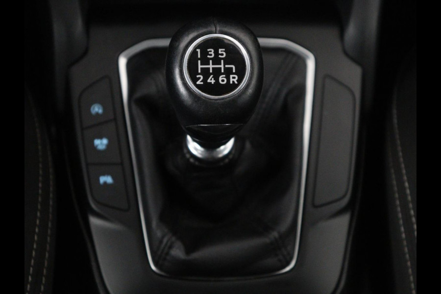 Ford Focus 1.0 EcoBoost Hybrid Titanium Style | Trekhaak | Carplay | Navigatie | Keyless | Full LED | Parkeerhulp | Climate control | Bluetooth | Cruise control