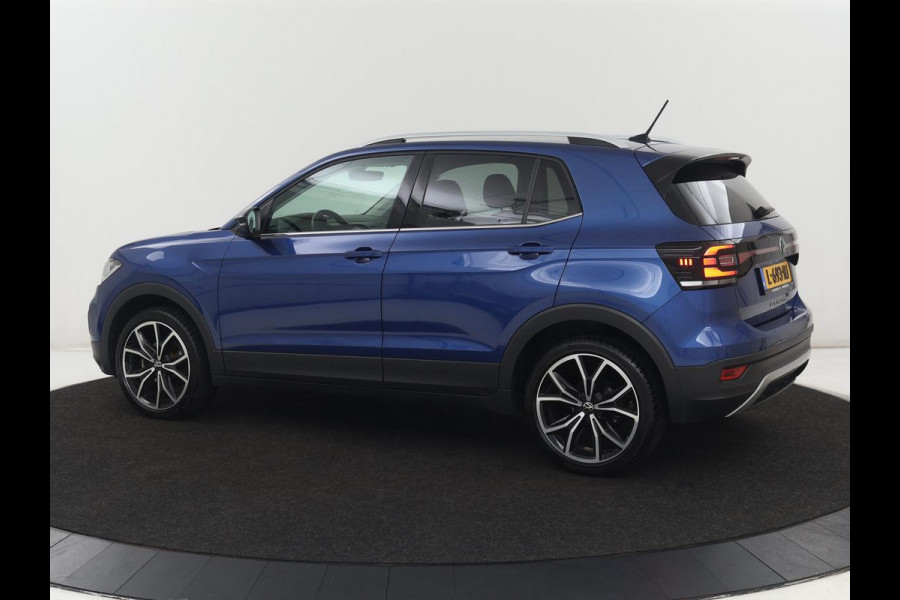 Volkswagen T-Cross 1.0 TSI Style | Carplay | Navigatie | Adaptive cruise | Full LED | Side Assist | Parkeerhulp | Getint glas | Climate control | Bluetooth | 18'' | Black Design Pack