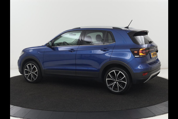 Volkswagen T-Cross 1.0 TSI Style | Carplay | Navigatie | Adaptive cruise | Full LED | Side Assist | Parkeerhulp | Getint glas | Climate control | Bluetooth | 18'' | Black Design Pack