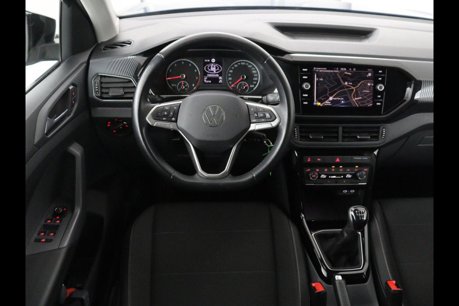 Volkswagen T-Cross 1.0 TSI Style | Carplay | Navigatie | Adaptive cruise | Full LED | Side Assist | Parkeerhulp | Getint glas | Climate control | Bluetooth | 18'' | Black Design Pack