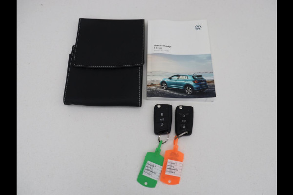 Volkswagen T-Cross 1.0 TSI Style | Carplay | Navigatie | Adaptive cruise | Full LED | Side Assist | Parkeerhulp | Getint glas | Climate control | Bluetooth | 18'' | Black Design Pack