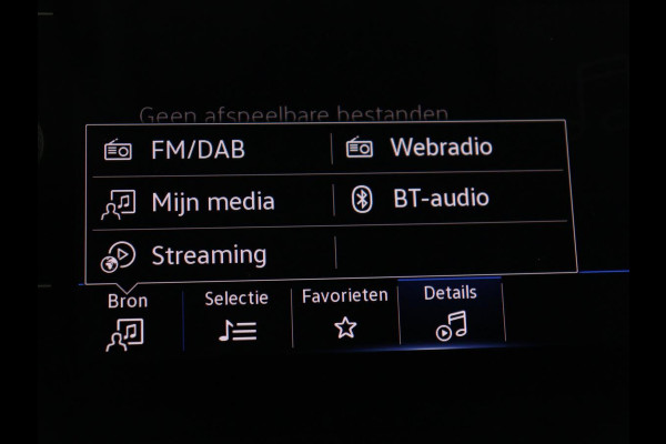 Volkswagen T-Cross 1.0 TSI Style | Carplay | Navigatie | Adaptive cruise | Full LED | Side Assist | Parkeerhulp | Getint glas | Climate control | Bluetooth | 18'' | Black Design Pack