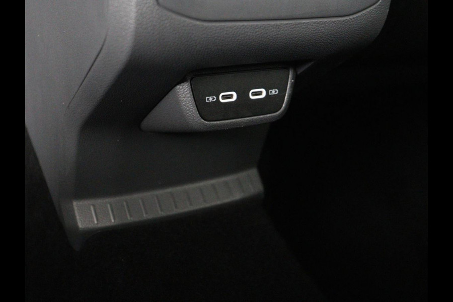 Volkswagen T-Cross 1.0 TSI Style | Carplay | Navigatie | Adaptive cruise | Full LED | Side Assist | Parkeerhulp | Getint glas | Climate control | Bluetooth | 18'' | Black Design Pack