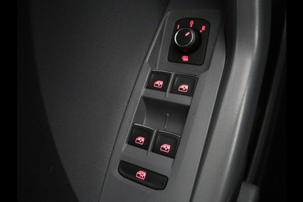 Volkswagen T-Cross 1.0 TSI Style | Carplay | Navigatie | Adaptive cruise | Full LED | Side Assist | Parkeerhulp | Getint glas | Climate control | Bluetooth | 18'' | Black Design Pack