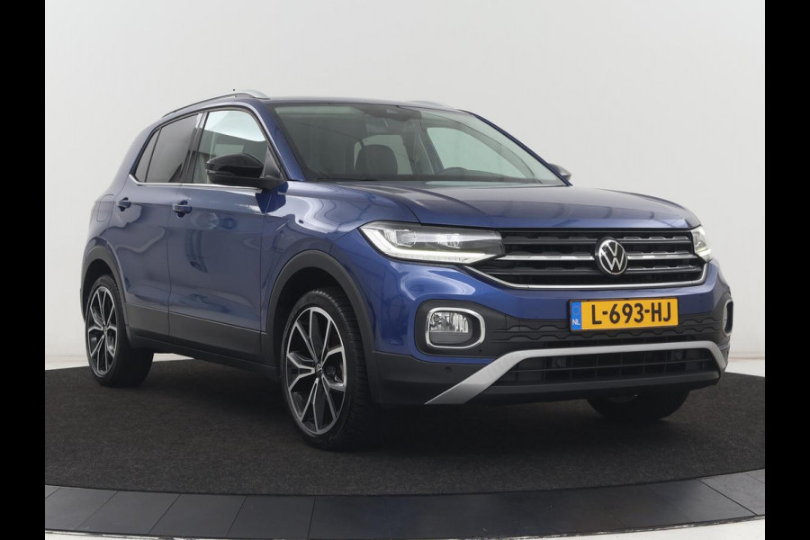Volkswagen T-Cross 1.0 TSI Style | Carplay | Navigatie | Adaptive cruise | Full LED | Side Assist | Parkeerhulp | Getint glas | Climate control | Bluetooth | 18'' | Black Design Pack