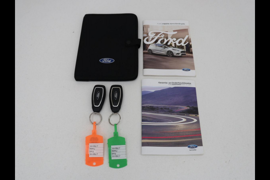 Ford Fiesta 1.0 EcoBoost ST-Line | Stoel & stuurverwarming | Adaptive cruise | Camera | Carplay | Full LED | Half leder | Side Assist | Navigatie | Park Assist | Climate control | Bluetooth