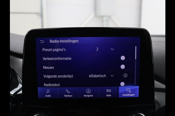 Ford Fiesta 1.0 EcoBoost ST-Line | Stoel & stuurverwarming | Adaptive cruise | Camera | Carplay | Full LED | Half leder | Side Assist | Navigatie | Park Assist | Climate control | Bluetooth