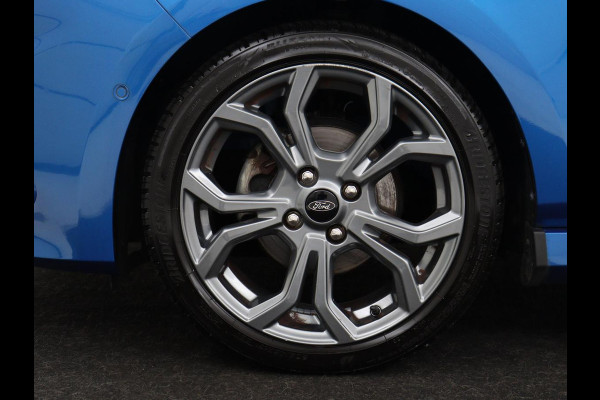 Ford Fiesta 1.0 EcoBoost ST-Line | Stoel & stuurverwarming | Adaptive cruise | Camera | Carplay | Full LED | Half leder | Side Assist | Navigatie | Park Assist | Climate control | Bluetooth