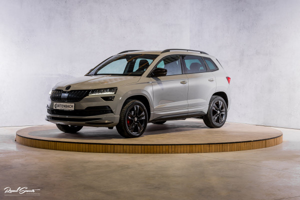 Škoda Karoq 1.5 TSI ACT Sportline Business | Zwenkbare trekhaak | Steel Grey | Blis | Cruise control | Apple carplay |
