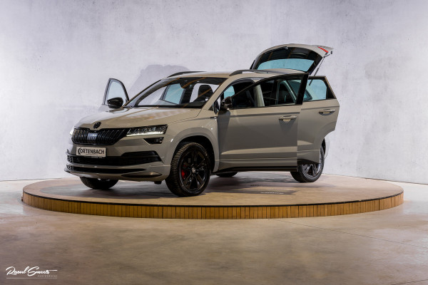 Škoda Karoq 1.5 TSI ACT Sportline Business | Zwenkbare trekhaak | Steel Grey | Blis | Cruise control | Apple carplay |