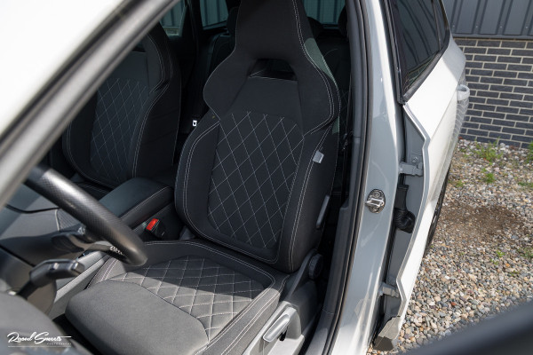 Škoda Karoq 1.5 TSI ACT Sportline Business | Zwenkbare trekhaak | Steel Grey | Blis | Cruise control | Apple carplay |
