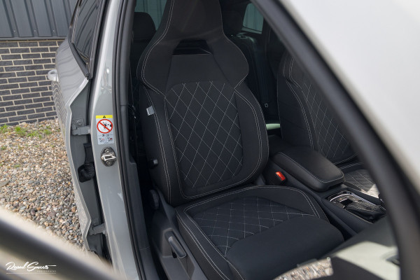 Škoda Karoq 1.5 TSI ACT Sportline Business | Zwenkbare trekhaak | Steel Grey | Blis | Cruise control | Apple carplay |
