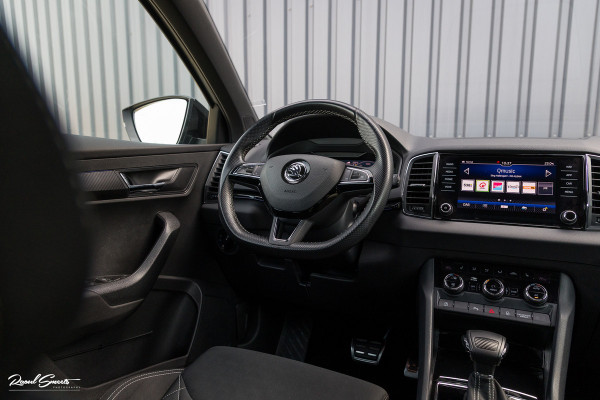 Škoda Karoq 1.5 TSI ACT Sportline Business | Zwenkbare trekhaak | Steel Grey | Blis | Cruise control | Apple carplay |