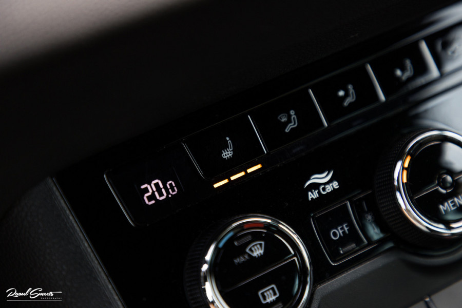 Škoda Karoq 1.5 TSI ACT Sportline Business | Zwenkbare trekhaak | Steel Grey | Blis | Cruise control | Apple carplay |