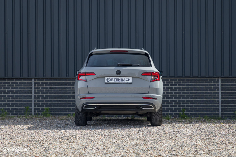 Škoda Karoq 1.5 TSI ACT Sportline Business | Zwenkbare trekhaak | Steel Grey | Blis | Cruise control | Apple carplay |