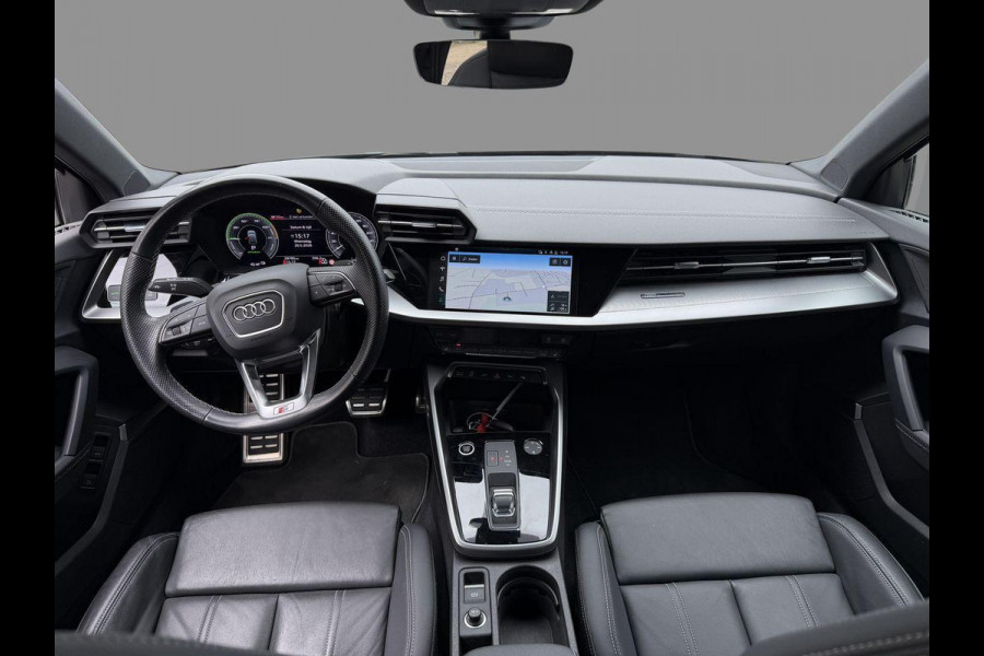 Audi A3 Sportback 40 TFSI S Line | Adaptive cruise control | Trekhaak afneembaar | Lederen bekleding | Stoelverwarming | Camera | Elektrische achterklep | Dodehoeksensoren |