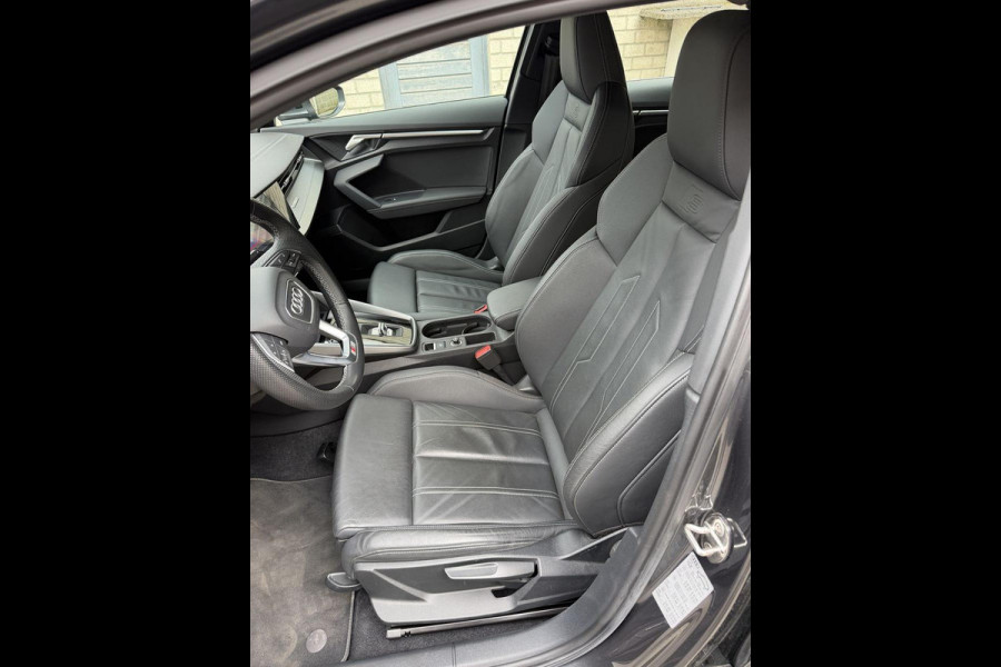 Audi A3 Sportback 40 TFSI S Line | Adaptive cruise control | Trekhaak afneembaar | Lederen bekleding | Stoelverwarming | Camera | Elektrische achterklep | Dodehoeksensoren |