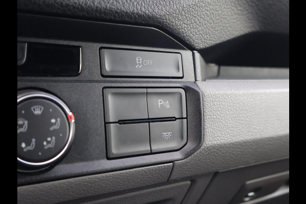 Volkswagen Crafter 35 2.0 TDI 177 PK AUT. L3H3 + 3000 KG TREKHAAK | ADAPTIVE CRUISE | LED | CAMERA | CARPLAY | STOELVERW.