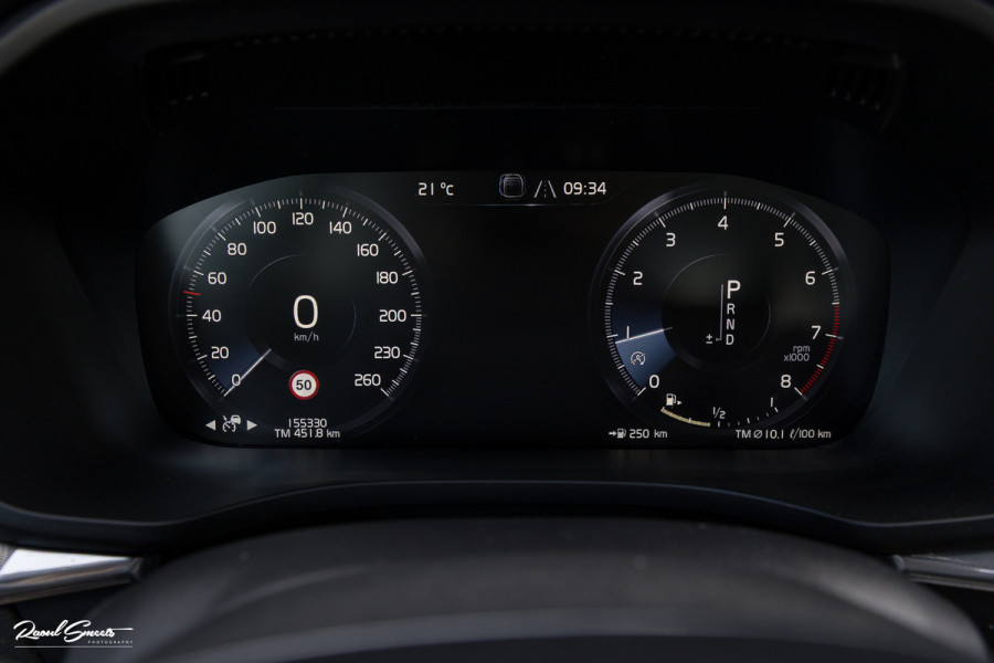 Volvo XC60 2.0 T5 R-Design | Adaptieve cruise | Zwenkbare trekhaak | Panoramadak | Bliss |