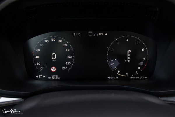 Volvo XC60 2.0 T5 R-Design | Adaptieve cruise | Zwenkbare trekhaak | Panoramadak | Bliss |