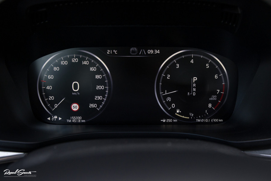 Volvo XC60 2.0 T5 R-Design | Adaptieve cruise | Zwenkbare trekhaak | Panoramadak | Bliss |