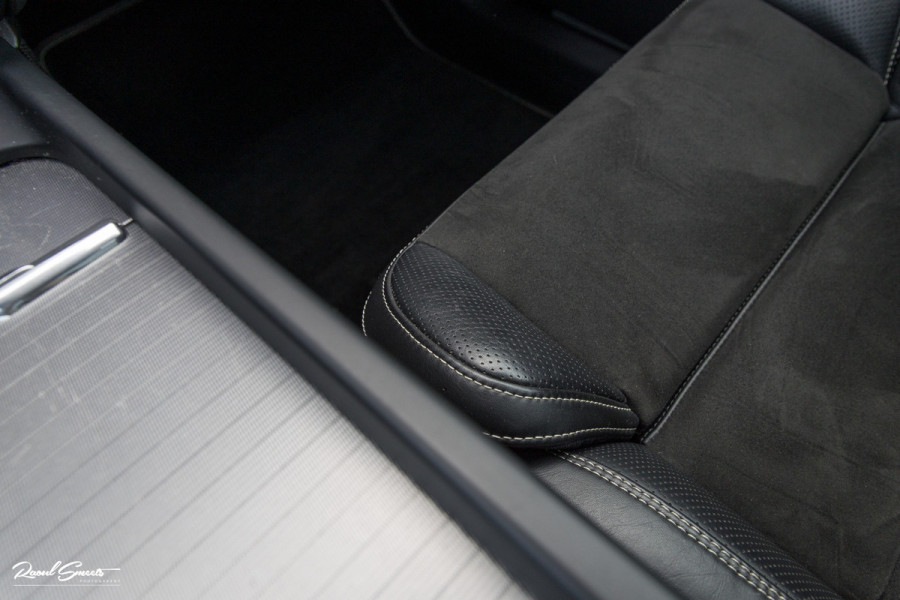 Volvo XC60 2.0 T5 R-Design | Adaptieve cruise | Zwenkbare trekhaak | Panoramadak | Bliss |