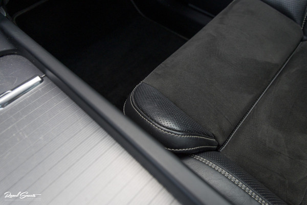 Volvo XC60 2.0 T5 R-Design | Adaptieve cruise | Zwenkbare trekhaak | Panoramadak | Bliss |