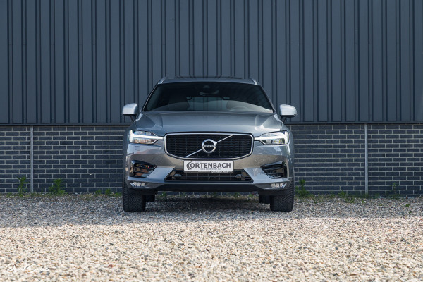 Volvo XC60 2.0 T5 R-Design | Adaptieve cruise | Zwenkbare trekhaak | Panoramadak | Bliss |