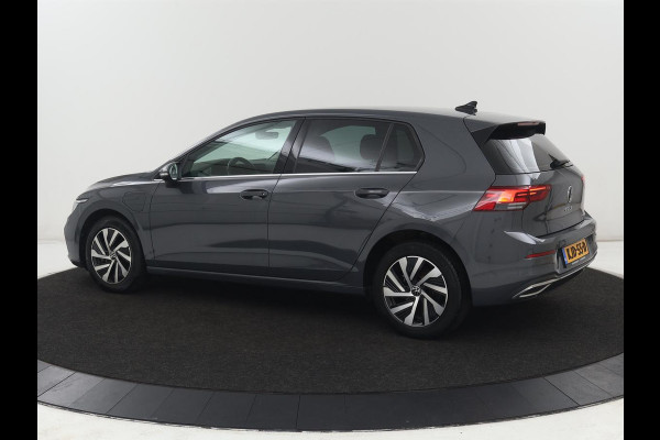 Volkswagen Golf 1.4 eHybrid Style | SOH 88% | Massage | Adaptive cruise | Carplay | Memory | Navigatie | Sfeerverlichting | Parkeerhulp | Climate control | Bluetooth | PHEV | Plug In