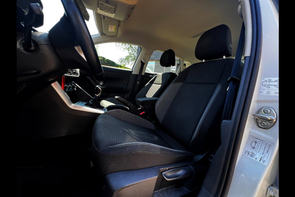 Volkswagen Polo 1.0 TSI Polo Carplay_18''LMV_PDC v+a_Airco