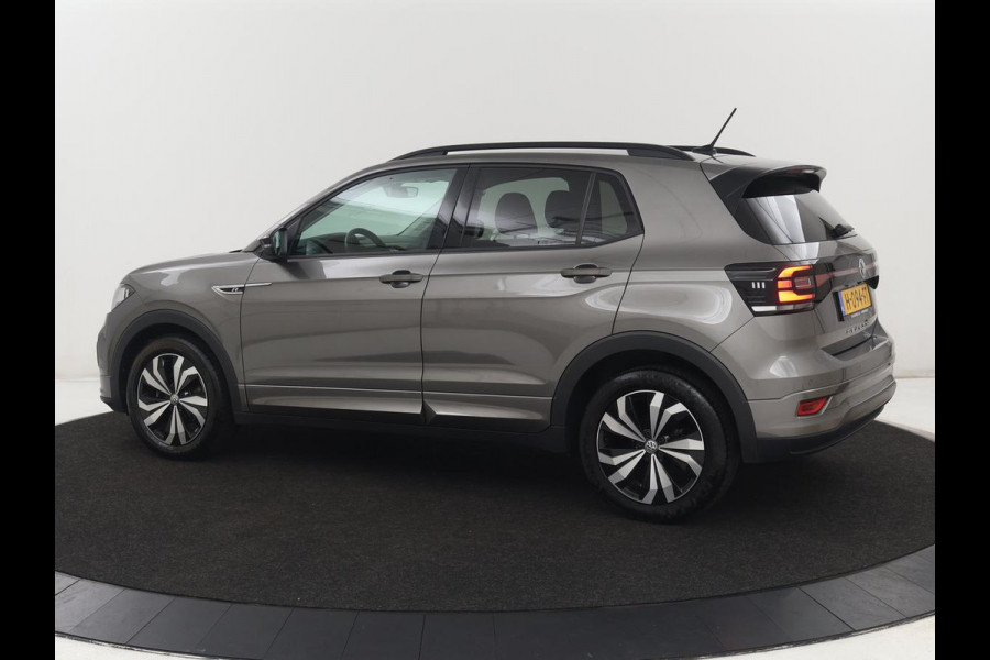Volkswagen T-Cross 1.0 TSI R Line | Camera | Carplay | Adaptive cruise | Parkeerhulp | Sportstoelen | Getint glas | Side Assist | Airco | Bluetooth | Origineel NL