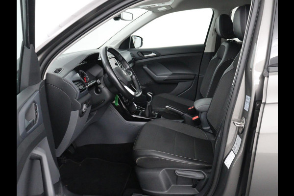 Volkswagen T-Cross 1.0 TSI R Line | Camera | Carplay | Adaptive cruise | Parkeerhulp | Sportstoelen | Getint glas | Side Assist | Airco | Bluetooth | Origineel NL