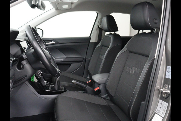 Volkswagen T-Cross 1.0 TSI R Line | Camera | Carplay | Adaptive cruise | Parkeerhulp | Sportstoelen | Getint glas | Side Assist | Airco | Bluetooth | Origineel NL