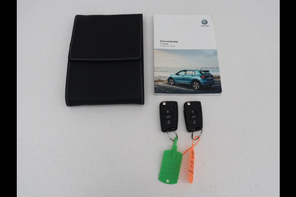 Volkswagen T-Cross 1.0 TSI R Line | Camera | Carplay | Adaptive cruise | Parkeerhulp | Sportstoelen | Getint glas | Side Assist | Airco | Bluetooth | Origineel NL