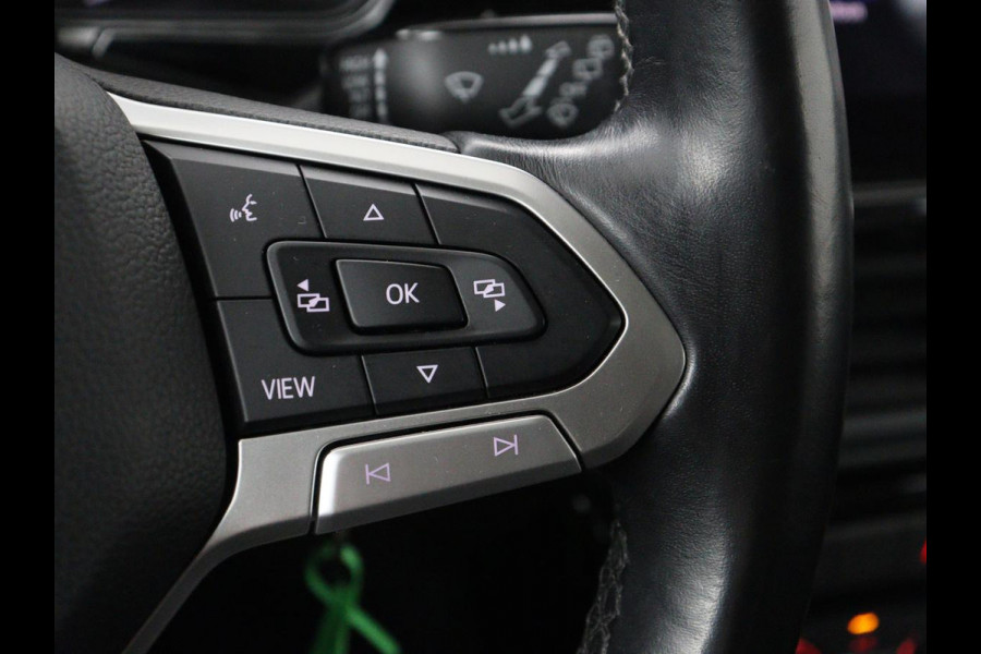 Volkswagen T-Cross 1.0 TSI R Line | Camera | Carplay | Adaptive cruise | Parkeerhulp | Sportstoelen | Getint glas | Side Assist | Airco | Bluetooth | Origineel NL