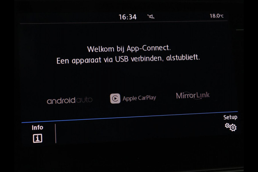 Volkswagen T-Cross 1.0 TSI R Line | Camera | Carplay | Adaptive cruise | Parkeerhulp | Sportstoelen | Getint glas | Side Assist | Airco | Bluetooth | Origineel NL