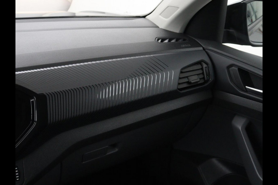 Volkswagen T-Cross 1.0 TSI R Line | Camera | Carplay | Adaptive cruise | Parkeerhulp | Sportstoelen | Getint glas | Side Assist | Airco | Bluetooth | Origineel NL